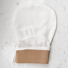 Face silk mitt. 100% pure silk for gentle exfoliation.