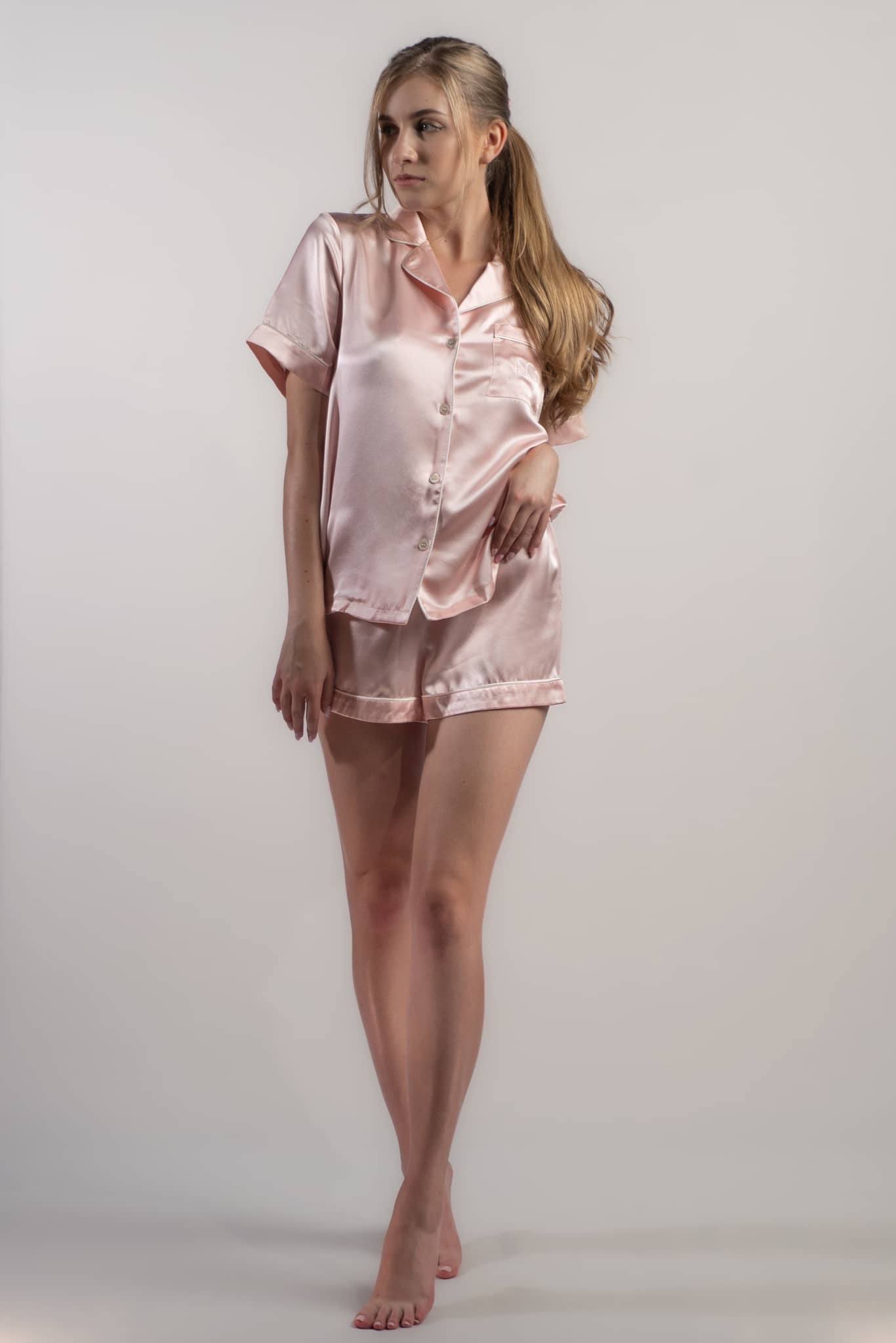 Silk Closet pink short pajamas. Luxury sleepwear. Shorts and Top.